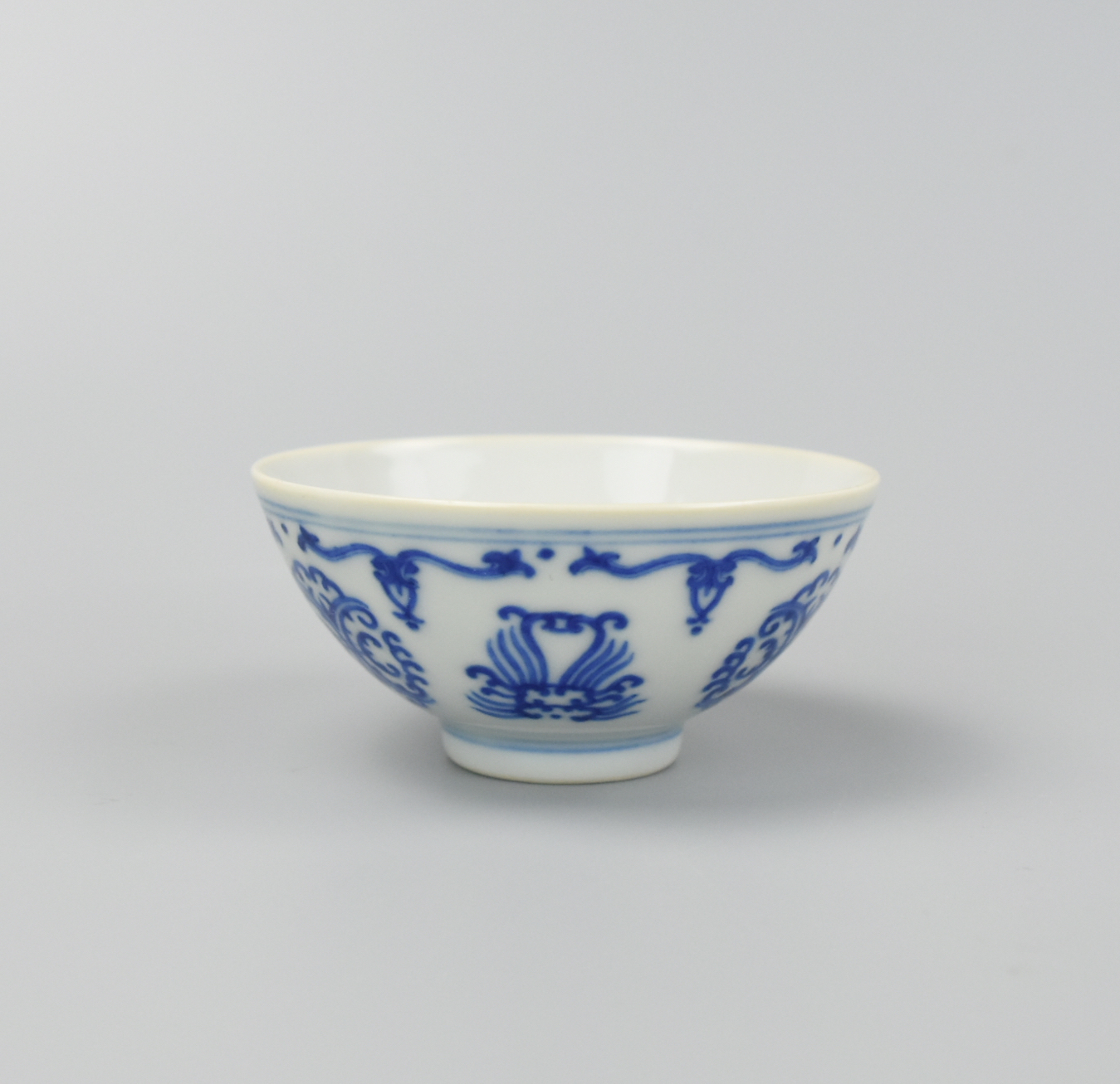 CHINESE BLUE AND WHITE CUP W/