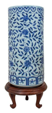 CHINESE BLUE AND WHITE CYLINDR
