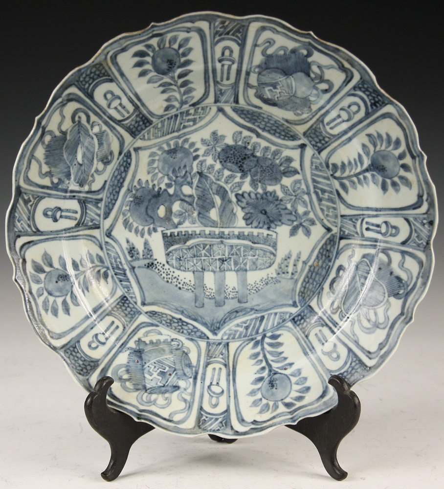 CHINESE BLUE AND WHITE DISH -