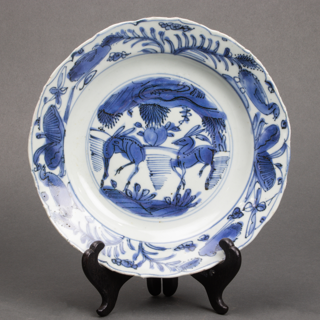 CHINESE BLUE AND WHITE DISH Chinese
