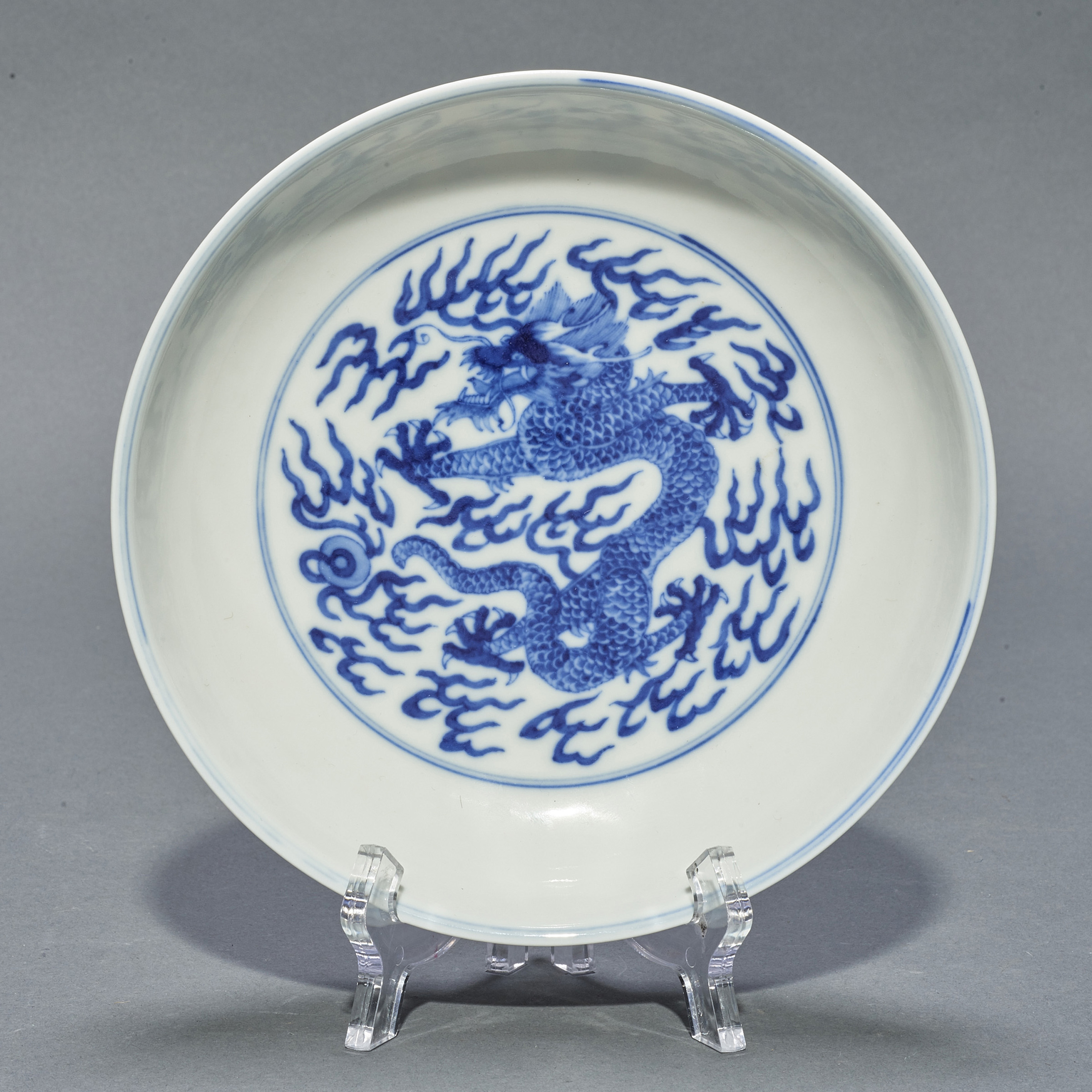 CHINESE BLUE AND WHITE 'DRAGON'