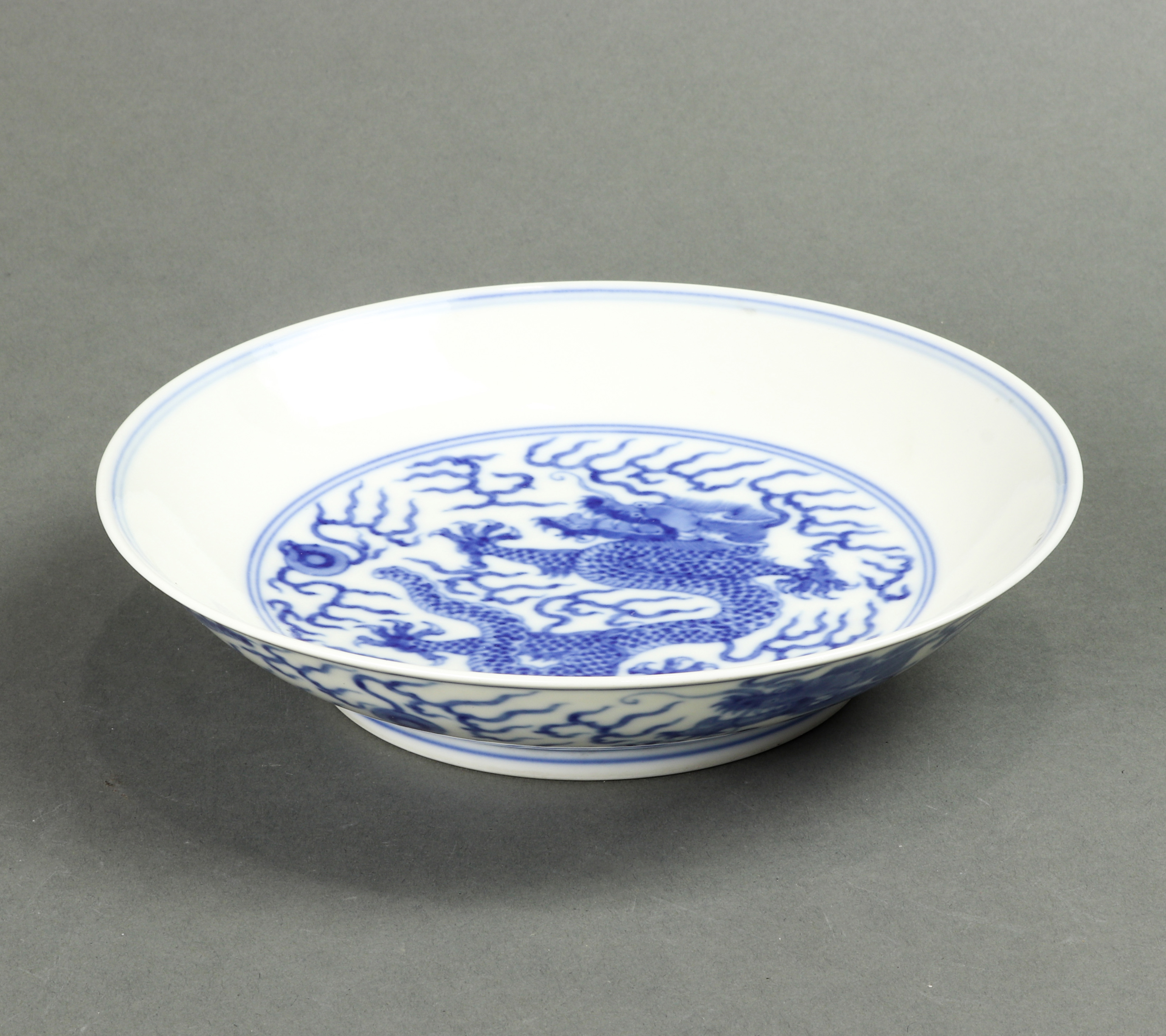 CHINESE BLUE AND WHITE 'DRAGON'