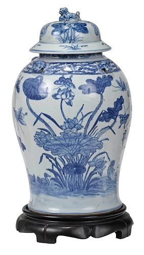 CHINESE BLUE AND WHITE 'DUCK AND