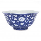 CHINESE BLUE AND WHITE FOLIATE