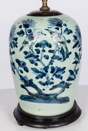 CHINESE BLUE AND WHITE GINGER JAR