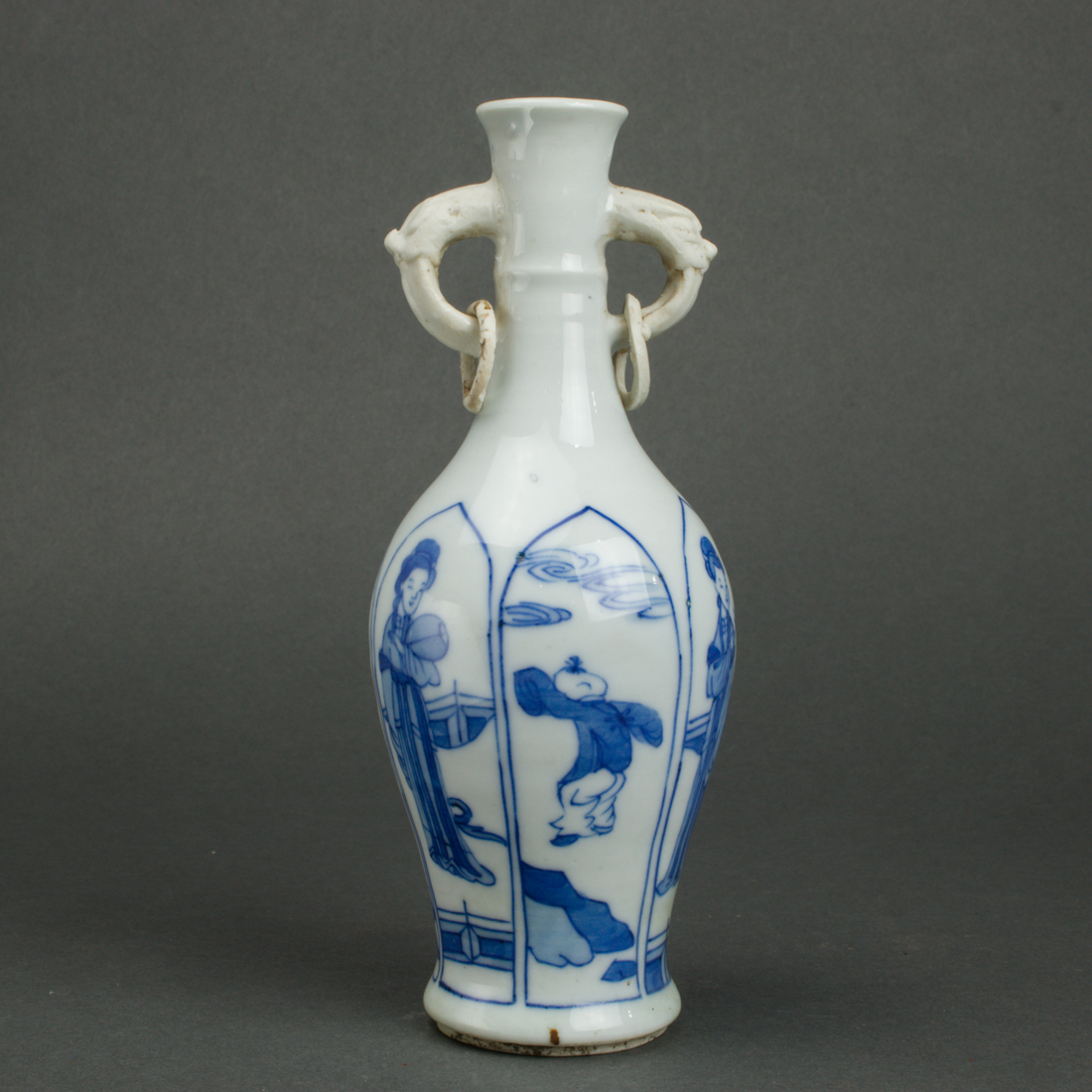 CHINESE BLUE AND WHITE HANDLED VASE