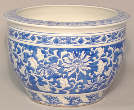 CHINESE BLUE AND WHITE JARDINIERE