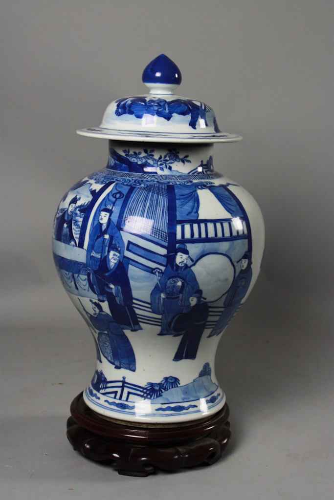 CHINESE BLUE AND WHITE MEIPING QING