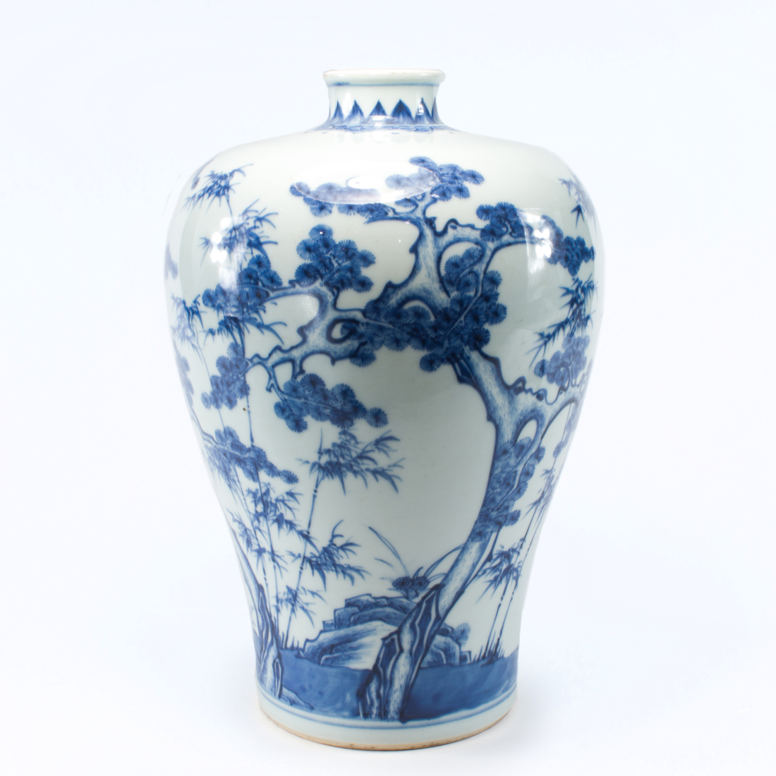 CHINESE BLUE AND WHITE MEIPING VASE