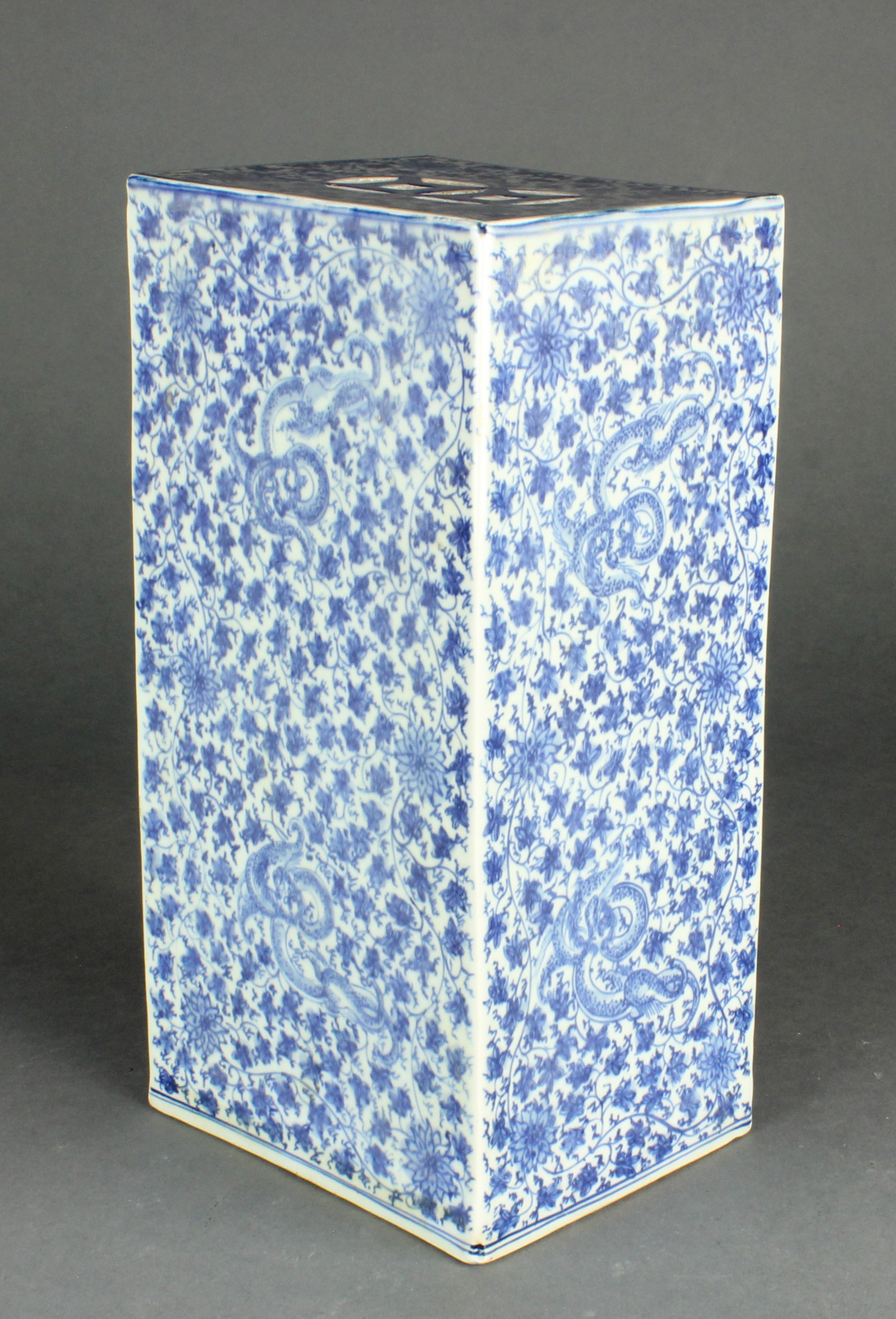 CHINESE BLUE AND WHITE NECK REST