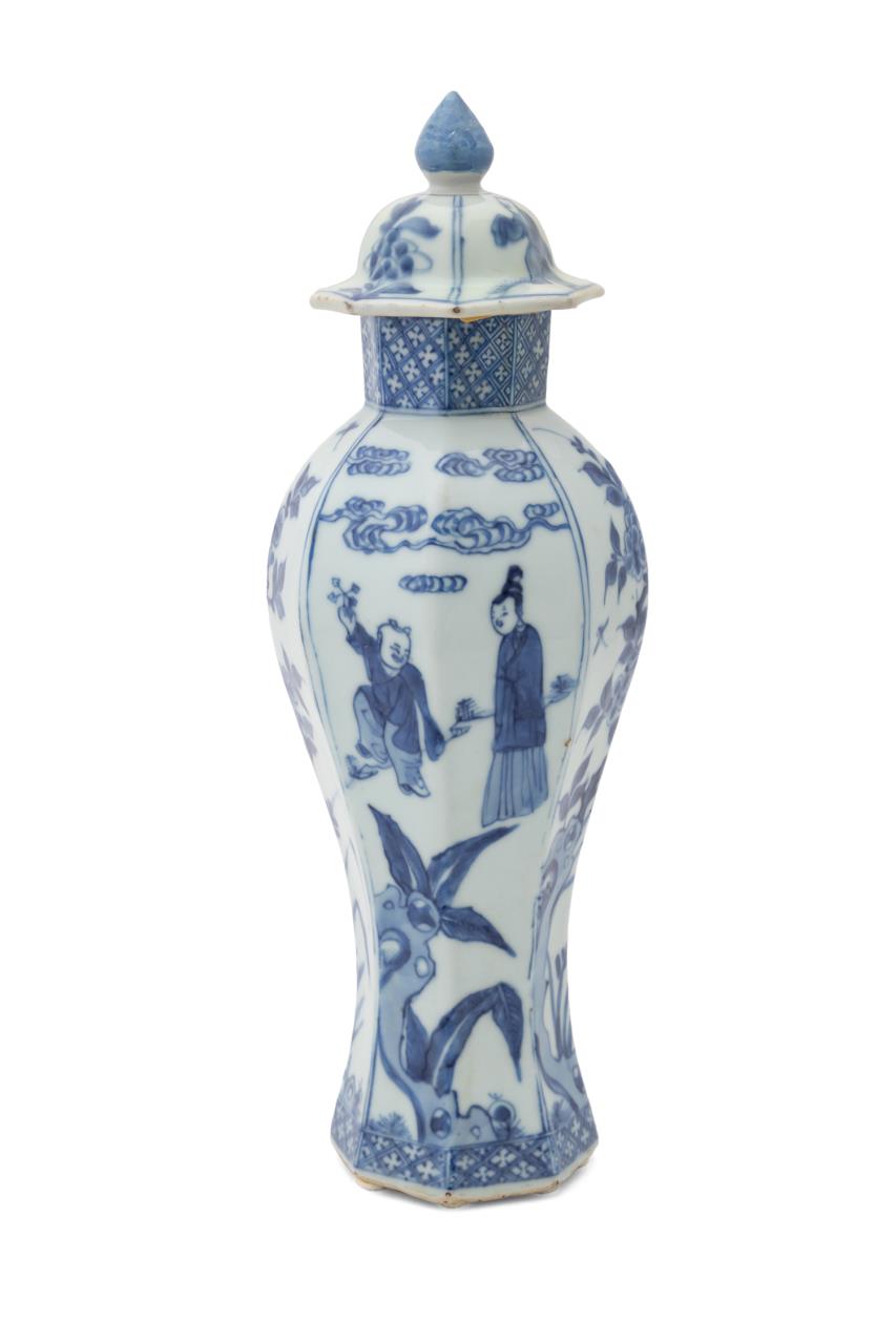 CHINESE BLUE AND WHITE PANELED