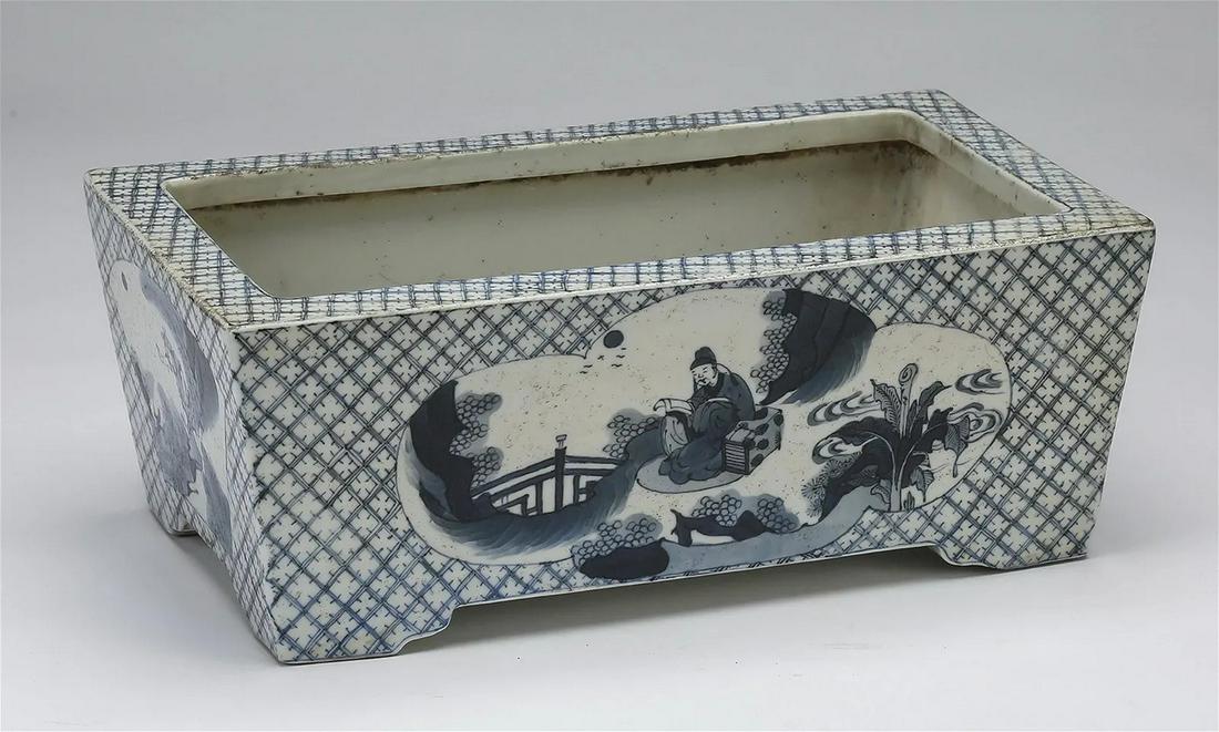 CHINESE BLUE AND WHITE PLANTER QING