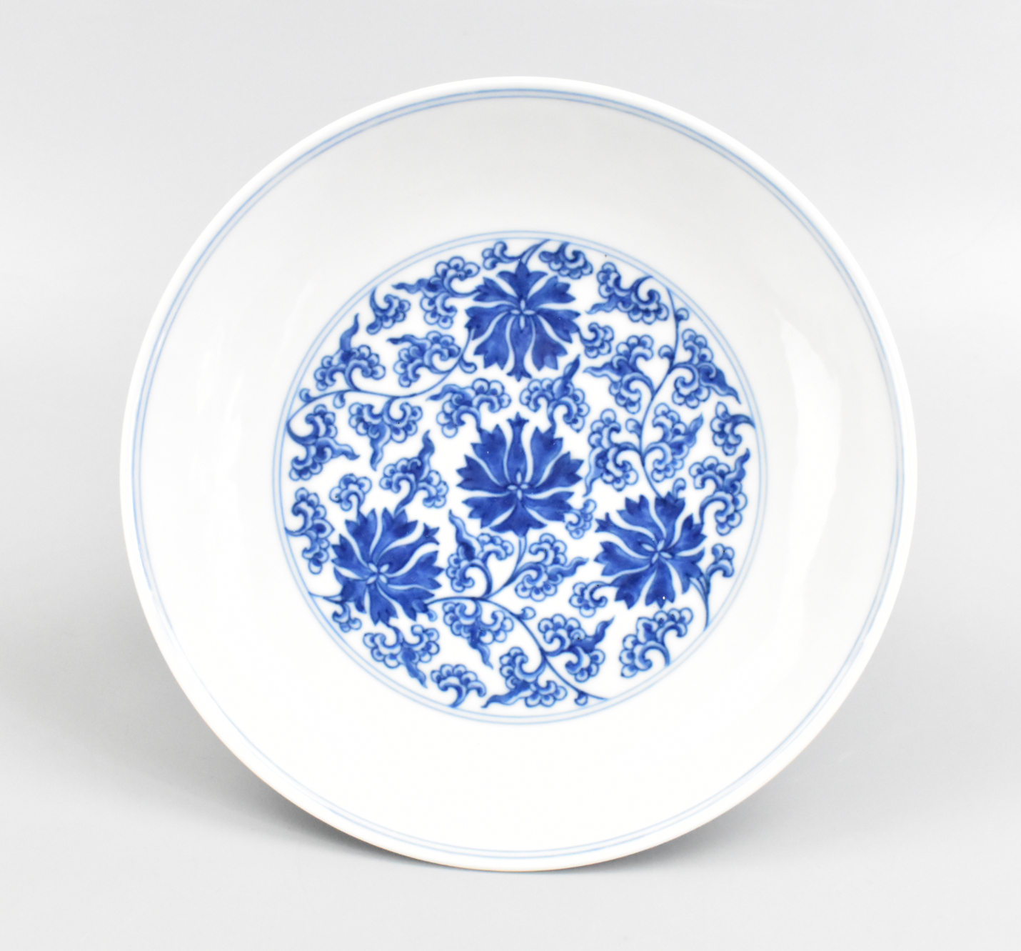 CHINESE BLUE AND WHITE PLATE W/