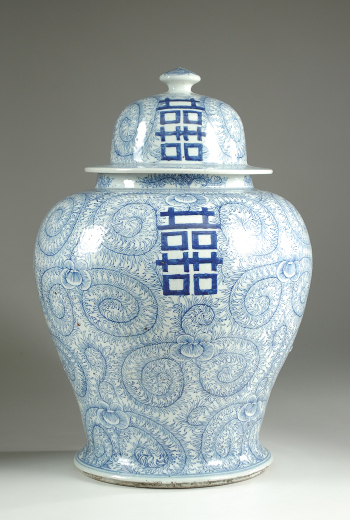 CHINESE BLUE AND WHITE PORCELAIN