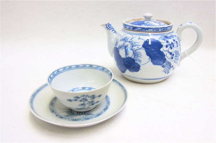 CHINESE BLUE AND WHITE PORCELAIN