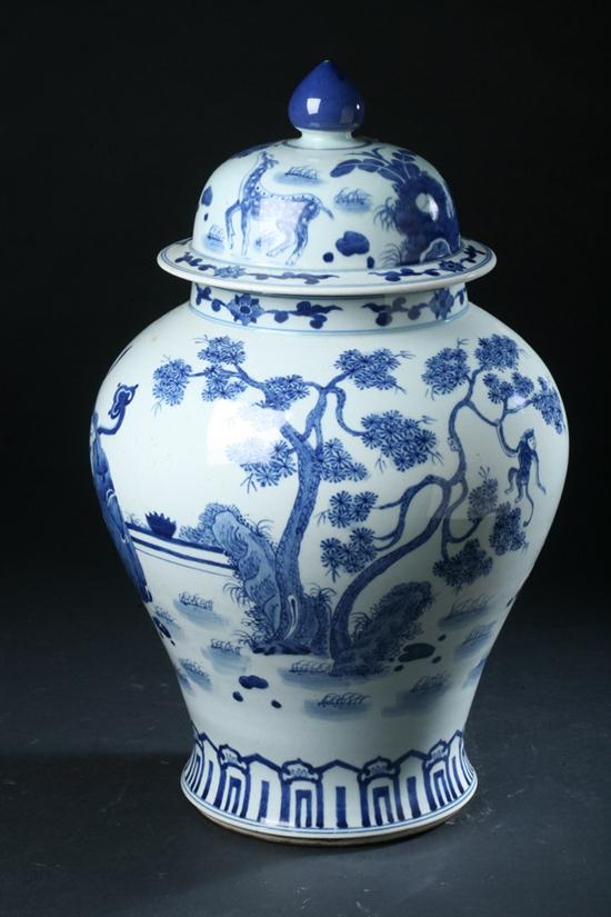 CHINESE BLUE AND WHITE PORCELAIN