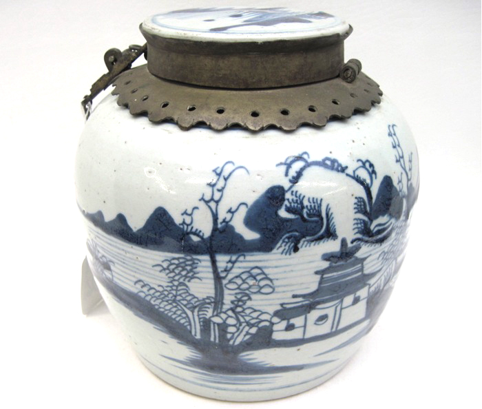 CHINESE BLUE AND WHITE PORCELAIN