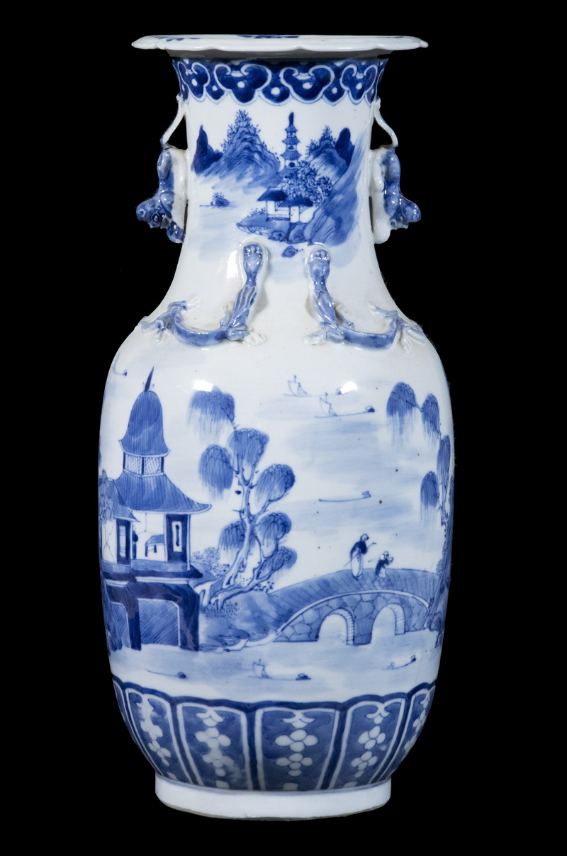 CHINESE BLUE AND WHITE PORCELAIN