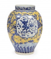CHINESE BLUE AND WHITE PORCELA