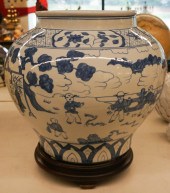 CHINESE BLUE AND WHITE PORCELA