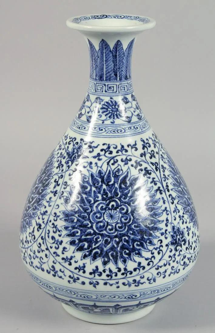 CHINESE BLUE AND WHITE PORCELAIN