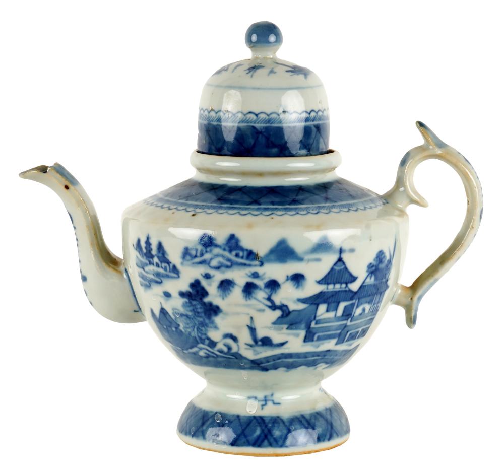 CHINESE BLUE AND WHITE PORCELAIN