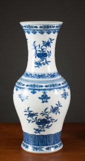 CHINESE BLUE AND WHITE PORCELA