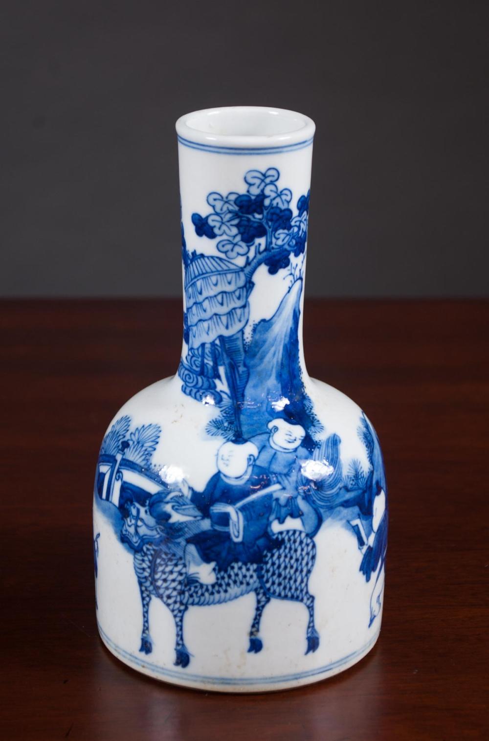 CHINESE BLUE AND WHITE PORCELAIN