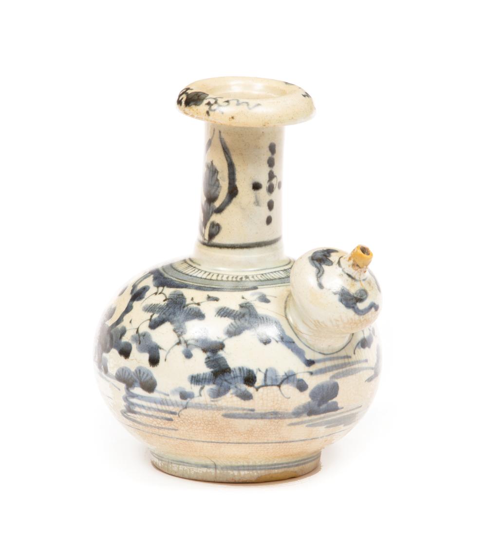 CHINESE BLUE AND WHITE PORCELAIN