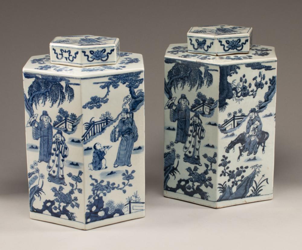 CHINESE BLUE AND WHITE PORCELAIN