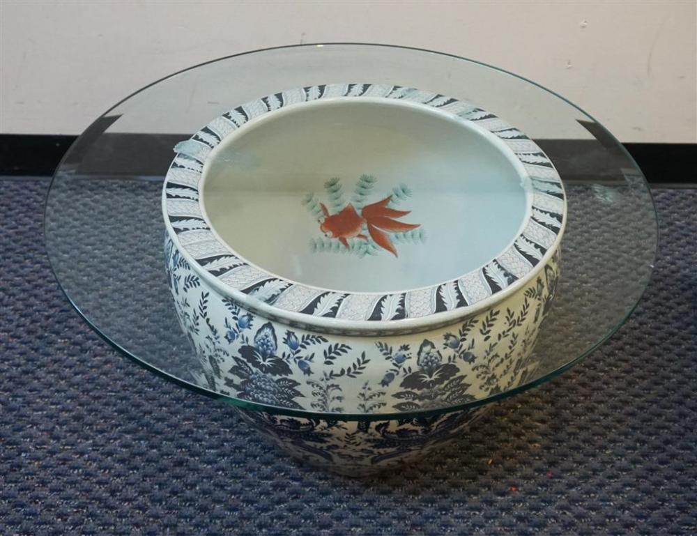 CHINESE BLUE AND WHITE PORCELAIN
