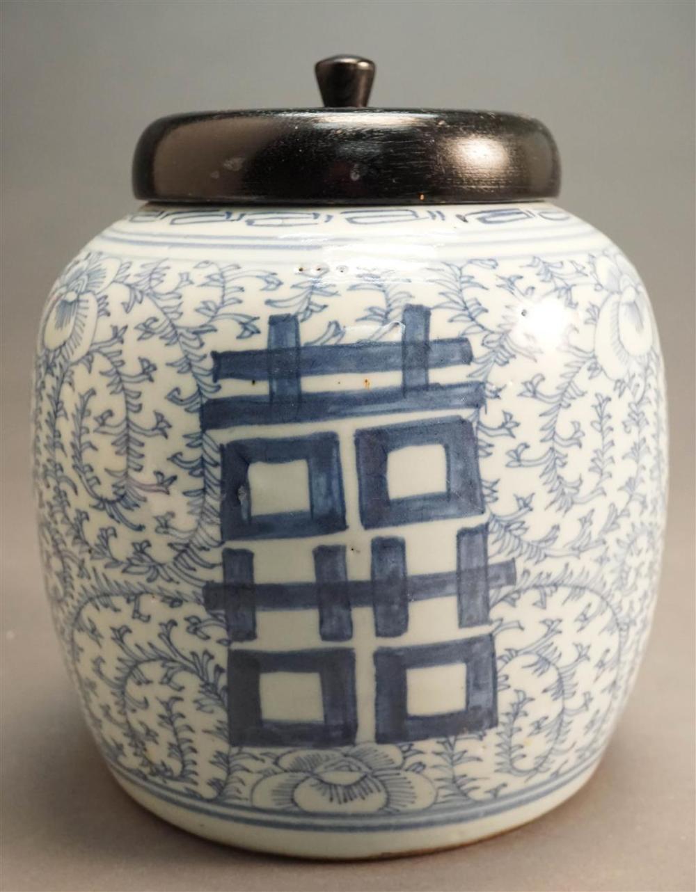CHINESE BLUE AND WHITE PORCELAIN