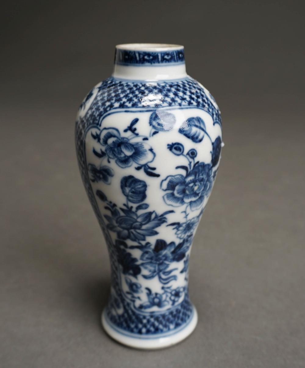 CHINESE BLUE AND WHITE PORCELAIN