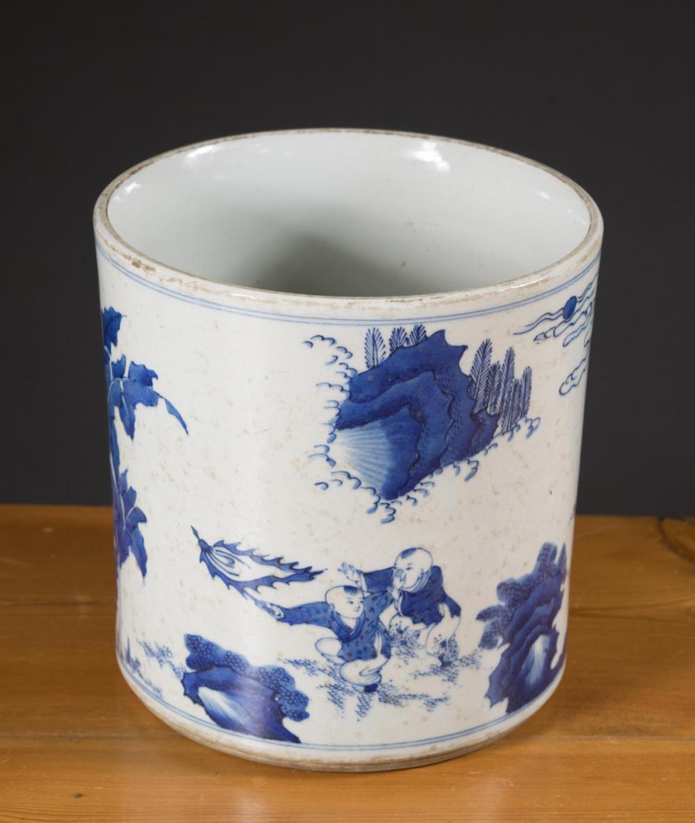CHINESE BLUE AND WHITE PORCELAIN