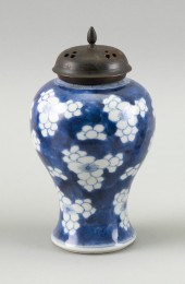 CHINESE BLUE AND WHITE PORCELA