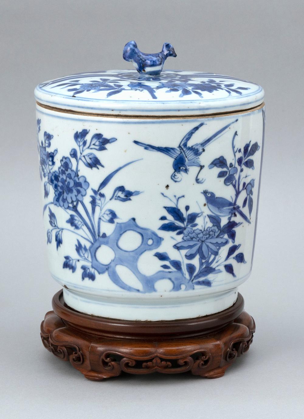 CHINESE BLUE AND WHITE PORCELAIN