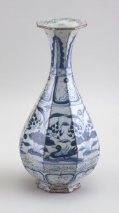 CHINESE BLUE AND WHITE PORCELA
