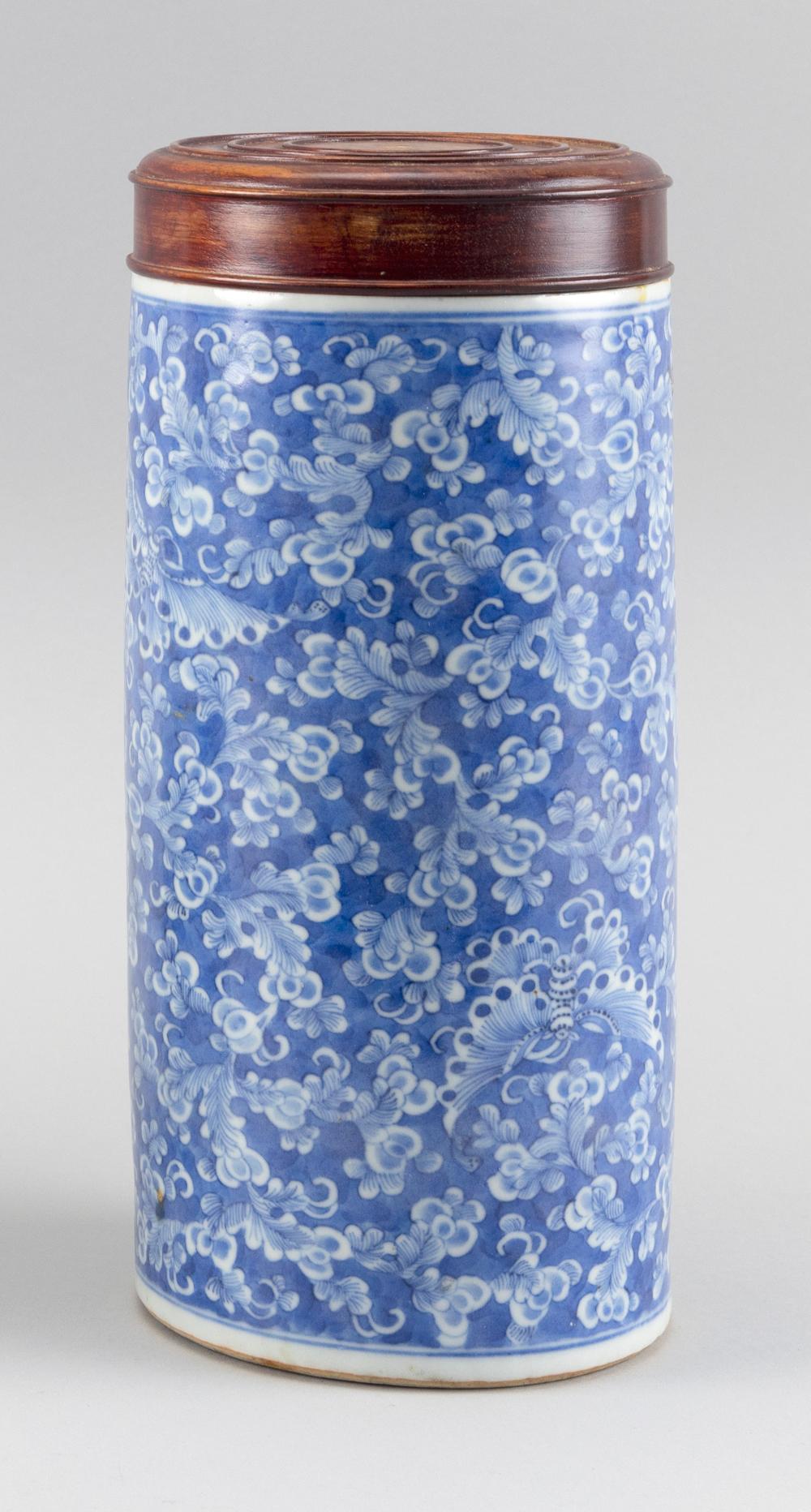 CHINESE BLUE AND WHITE PORCELAIN