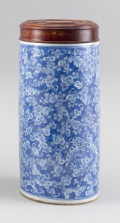 CHINESE BLUE AND WHITE PORCELA