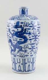 CHINESE BLUE AND WHITE PORCELA