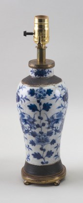 CHINESE BLUE AND WHITE PORCELA