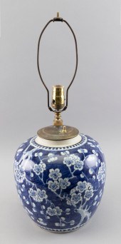 CHINESE BLUE AND WHITE PORCELA