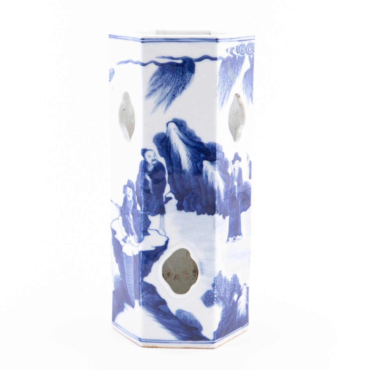 CHINESE BLUE AND WHITE PORCELAIN