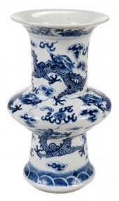 CHINESE BLUE AND WHITE PORCELA