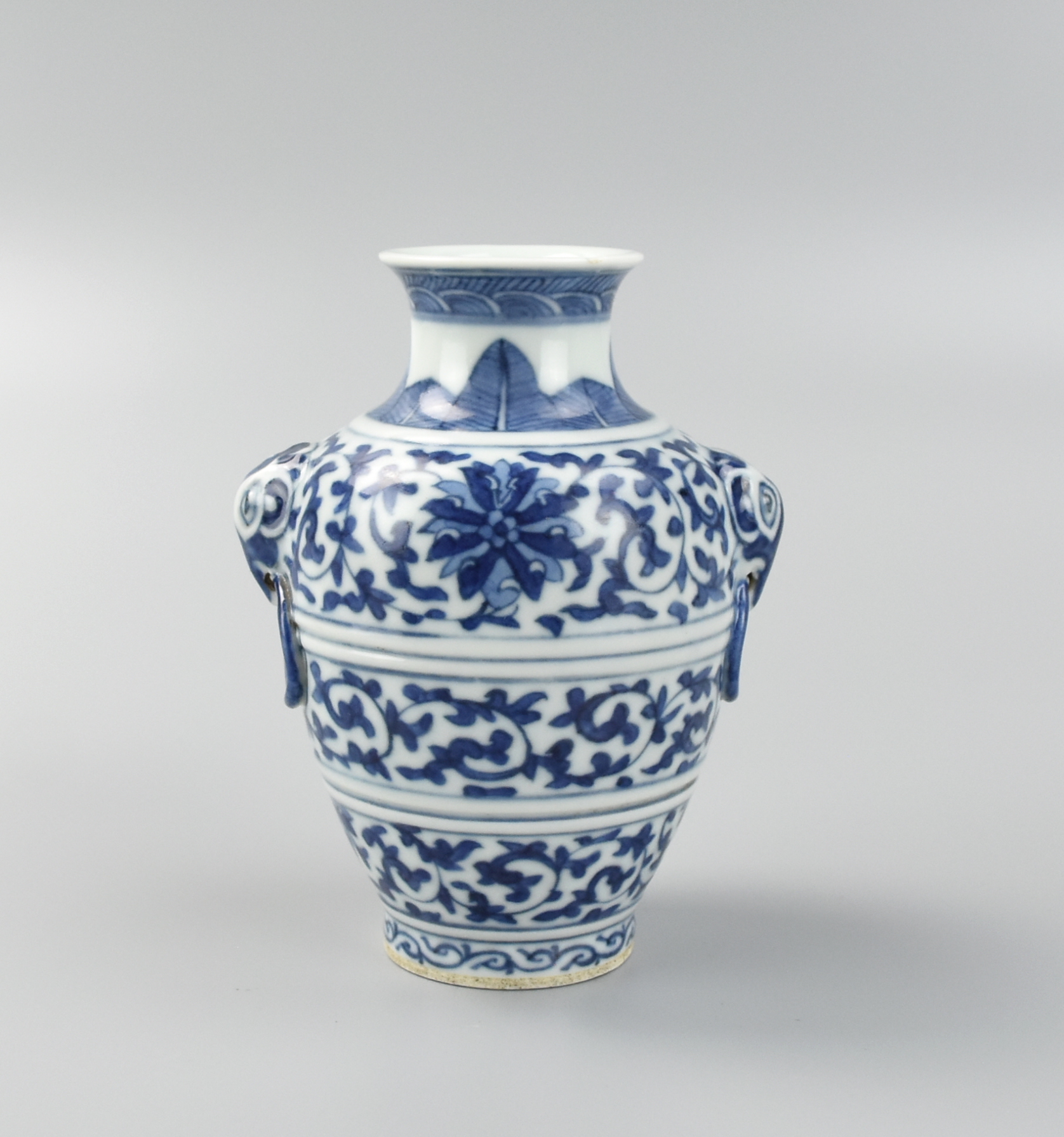 CHINESE BLUE AND WHITE VASE W/