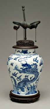Chinese blue and white vase, b