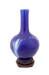 CHINESE BLUE GLAZE VASE ON WOO