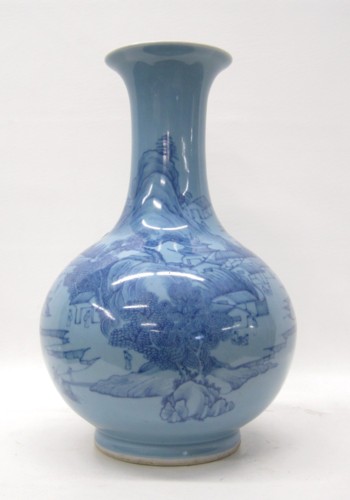 CHINESE BLUE PORCELAIN VASE of