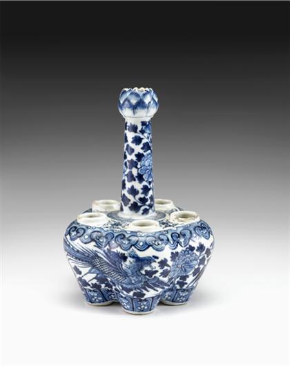 Chinese blue underglazed bulb vase