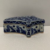 CHINESE BLUE & WHITE BOX AND C